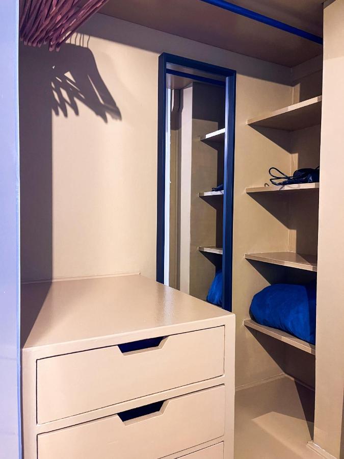 Peaceful And Central Room With Balcony Next To Hilton Athènes Extérieur photo